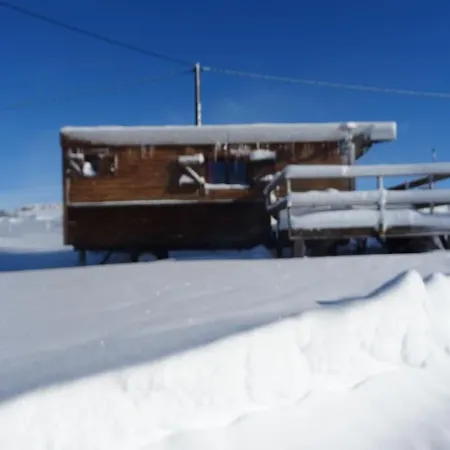 Belle Roulotte De Style Au Coeur Du Sancy La Tour-dʼAuvergne